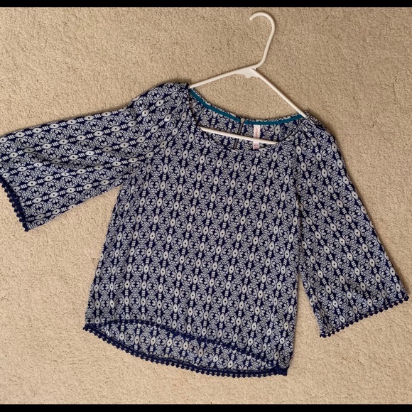 Xhilaration Blouse with Bell Sleeves - Picture 3 of 6